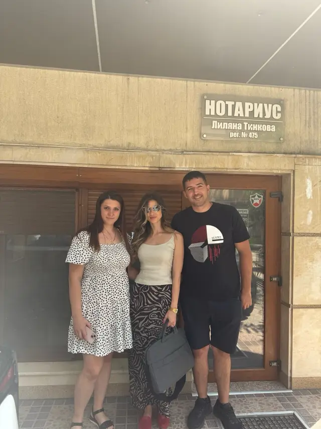 Десислава Арабаджиева със свои клиенти